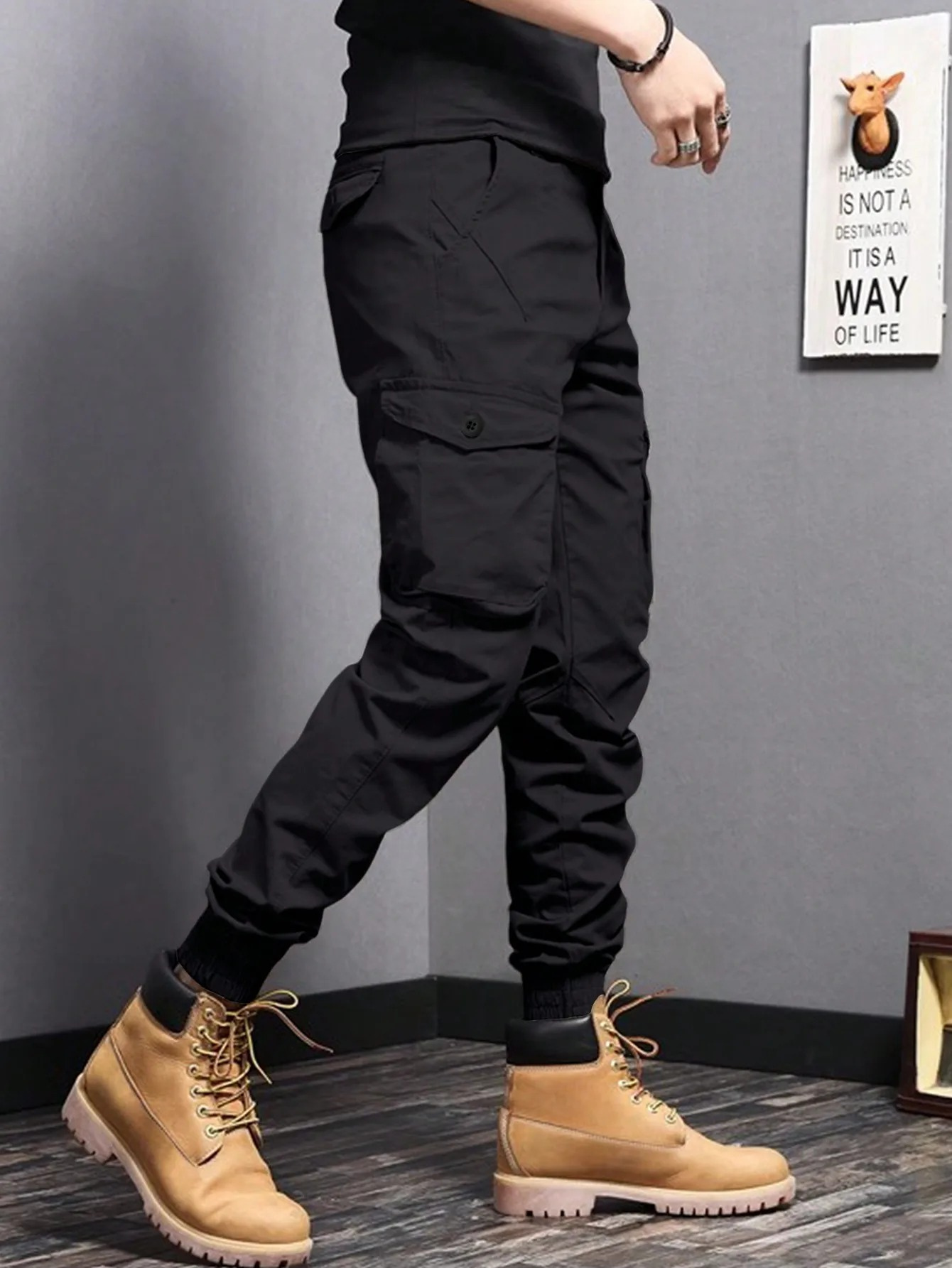Crispin Men's Slim Fit Cargo Joggers 16