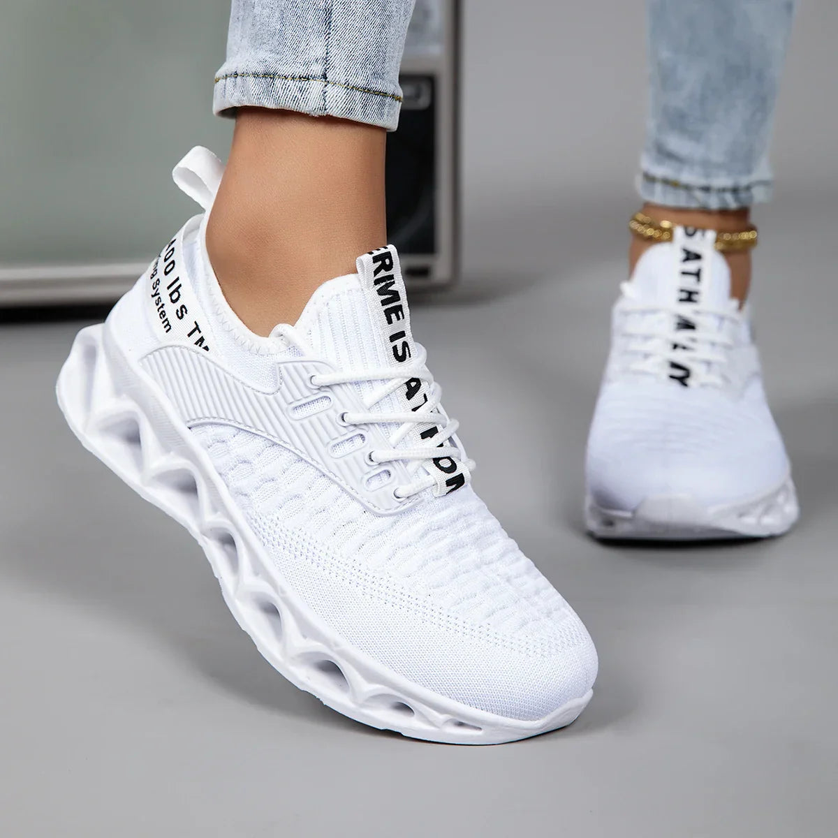 Daisy Women's Mesh Athletic Sneakers 5