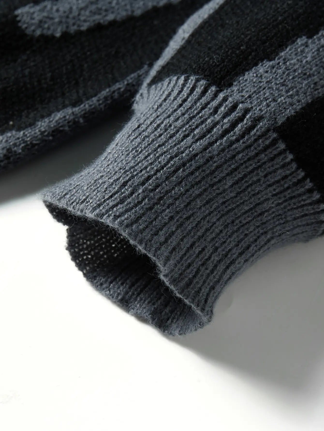 Reuben Men's Graphic Knit Sweater 5