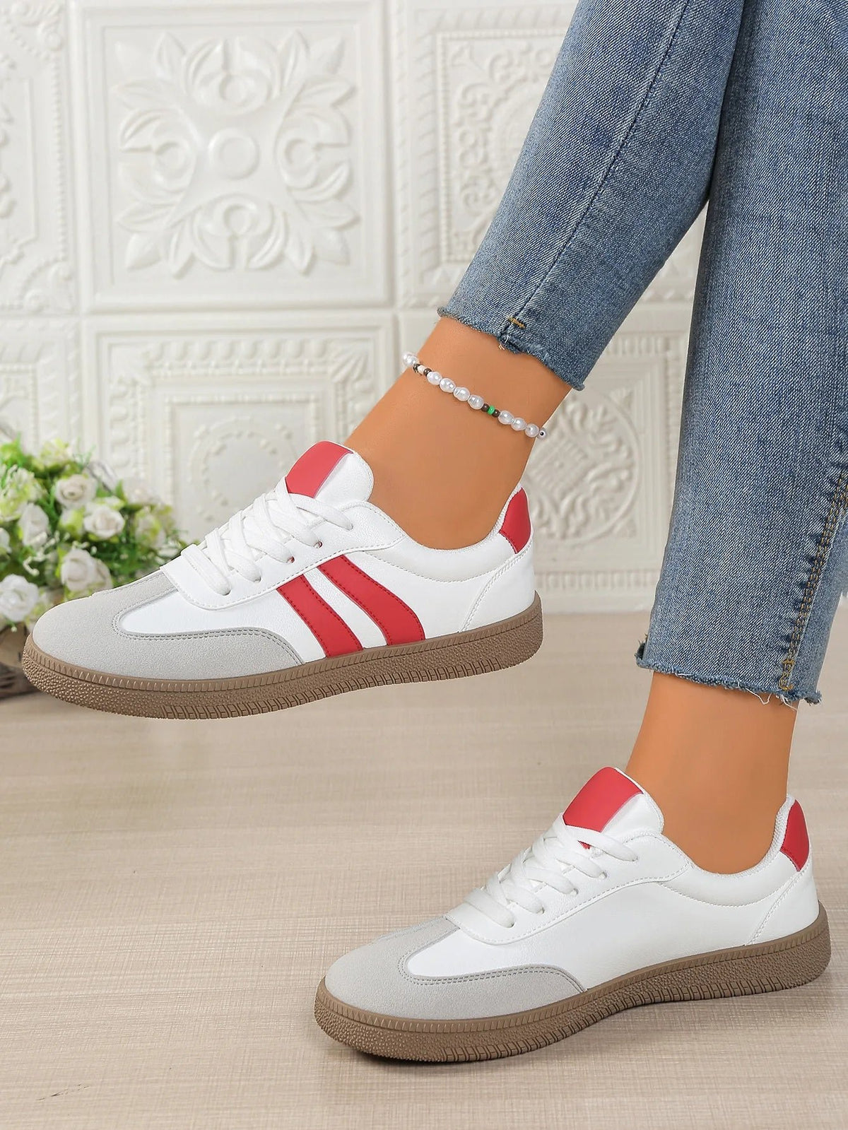 Women's Suede Low-Top Sneakers - Red