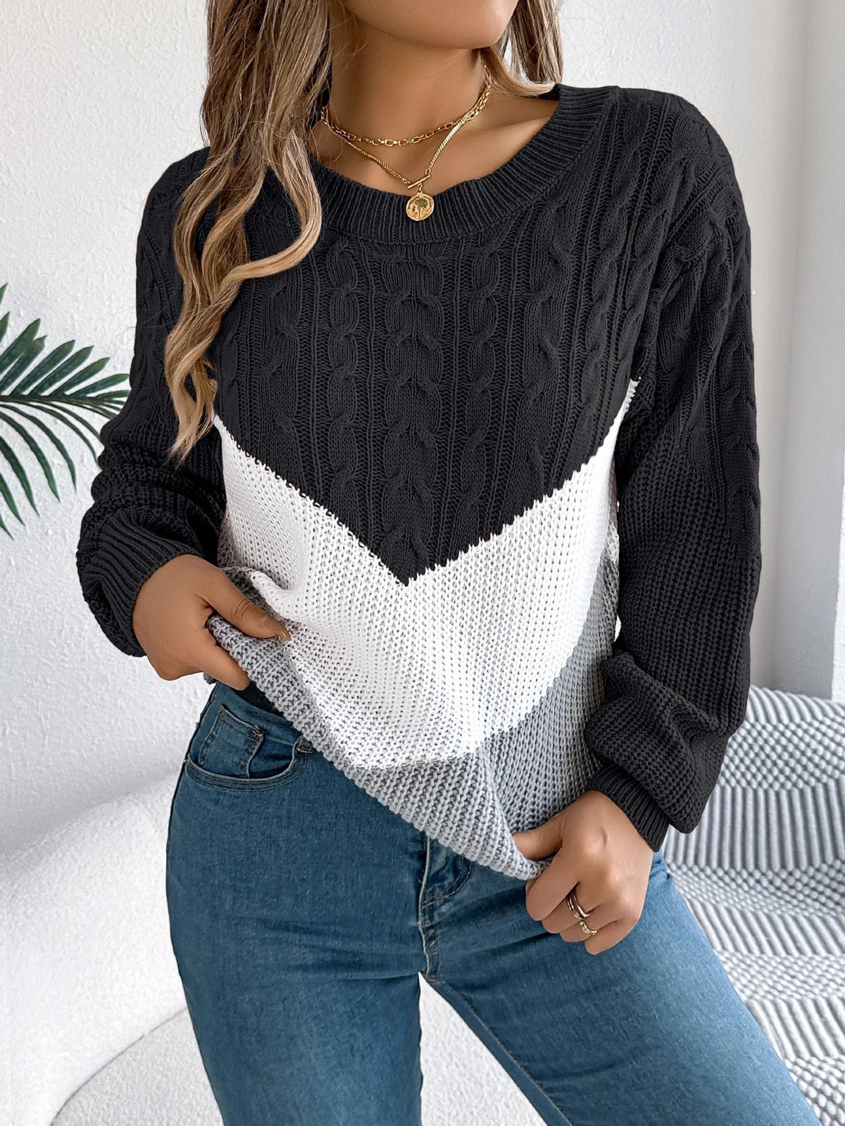 Women's Knit Sweater - Black