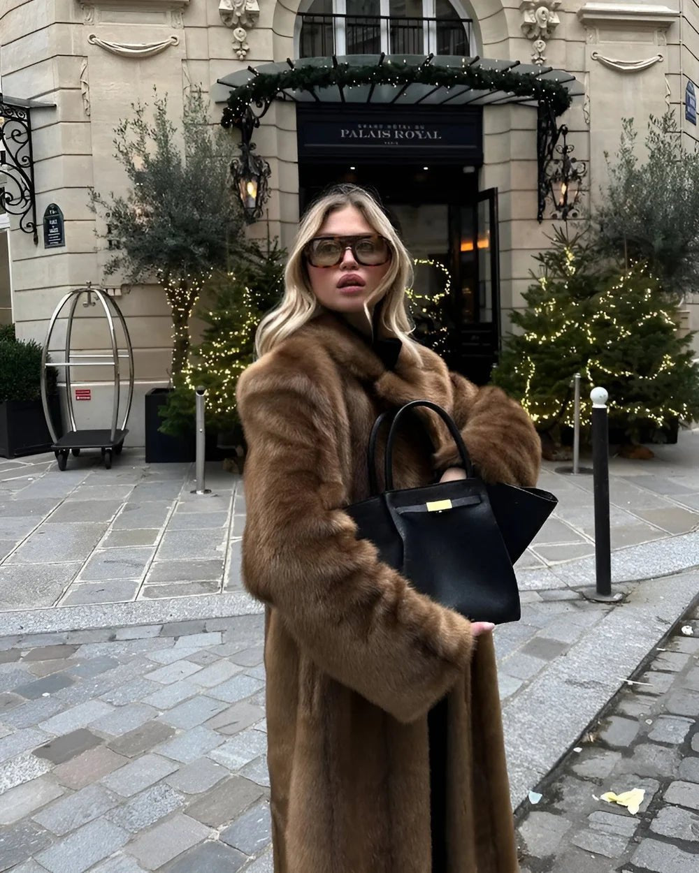 Women's Oversized Shawl-Collar Fur Coat - Dark Brown