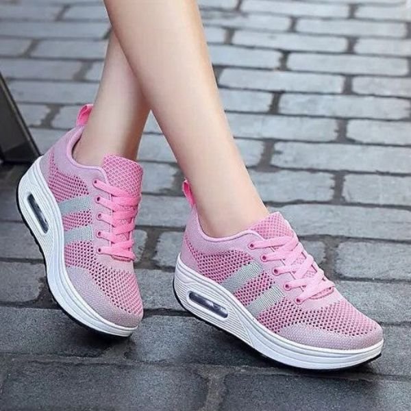Women's Knit Platform Sneakers - Pink