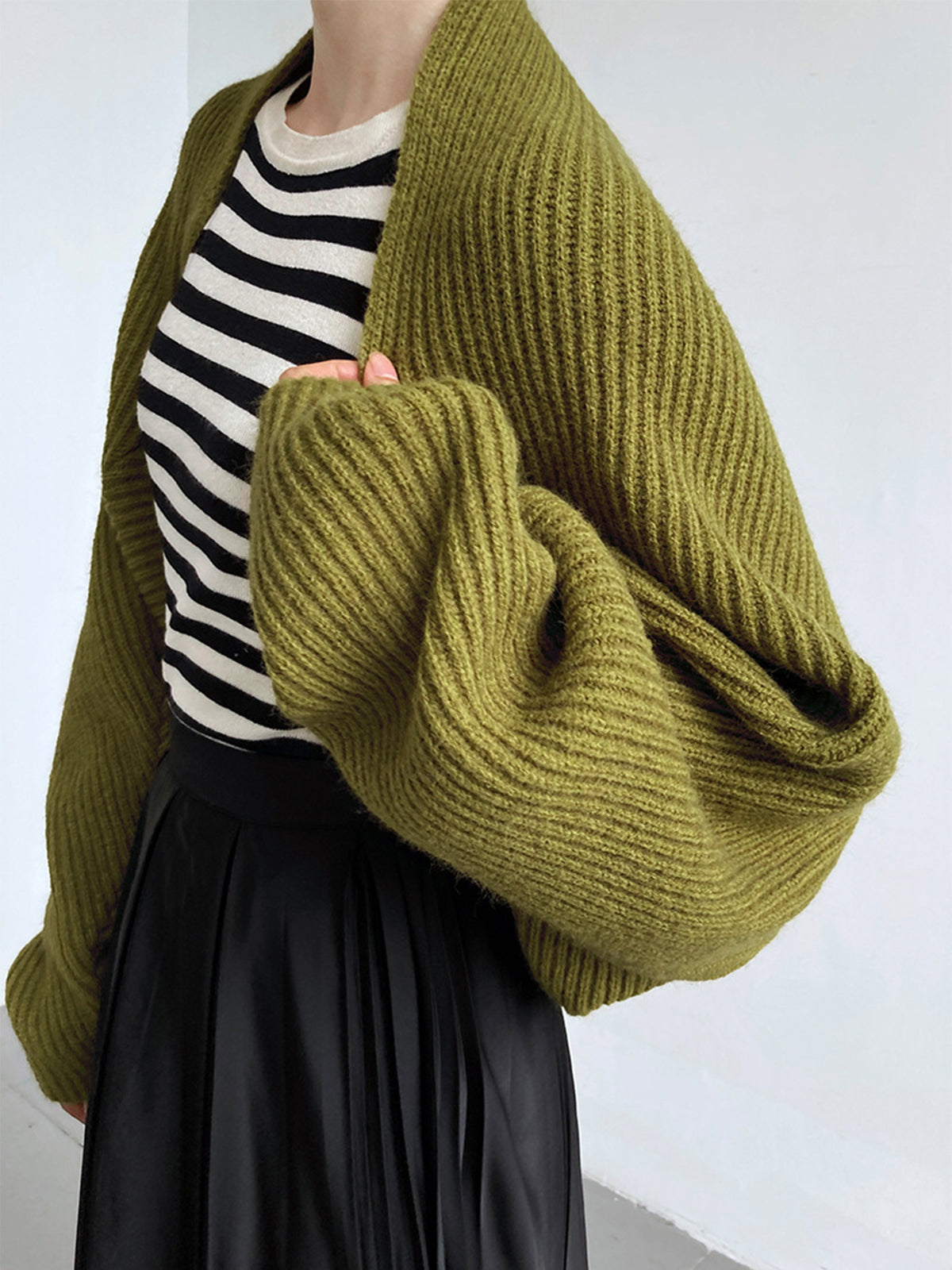 Eliza Women's Ribbed Wool Oversized Cardigan 2