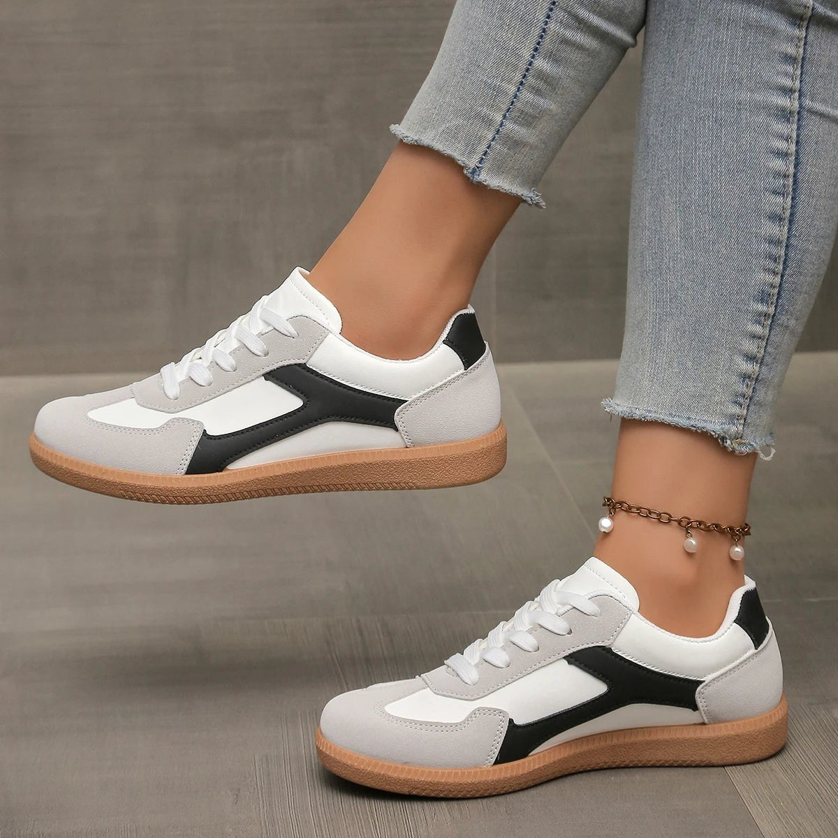 Women's Low-Top Sneakers