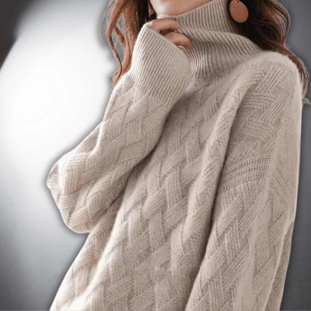 Women's Oversized Wool Turtleneck Sweater - Light beige