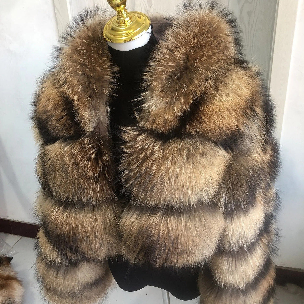 Women's Cropped Fur Jacket - L