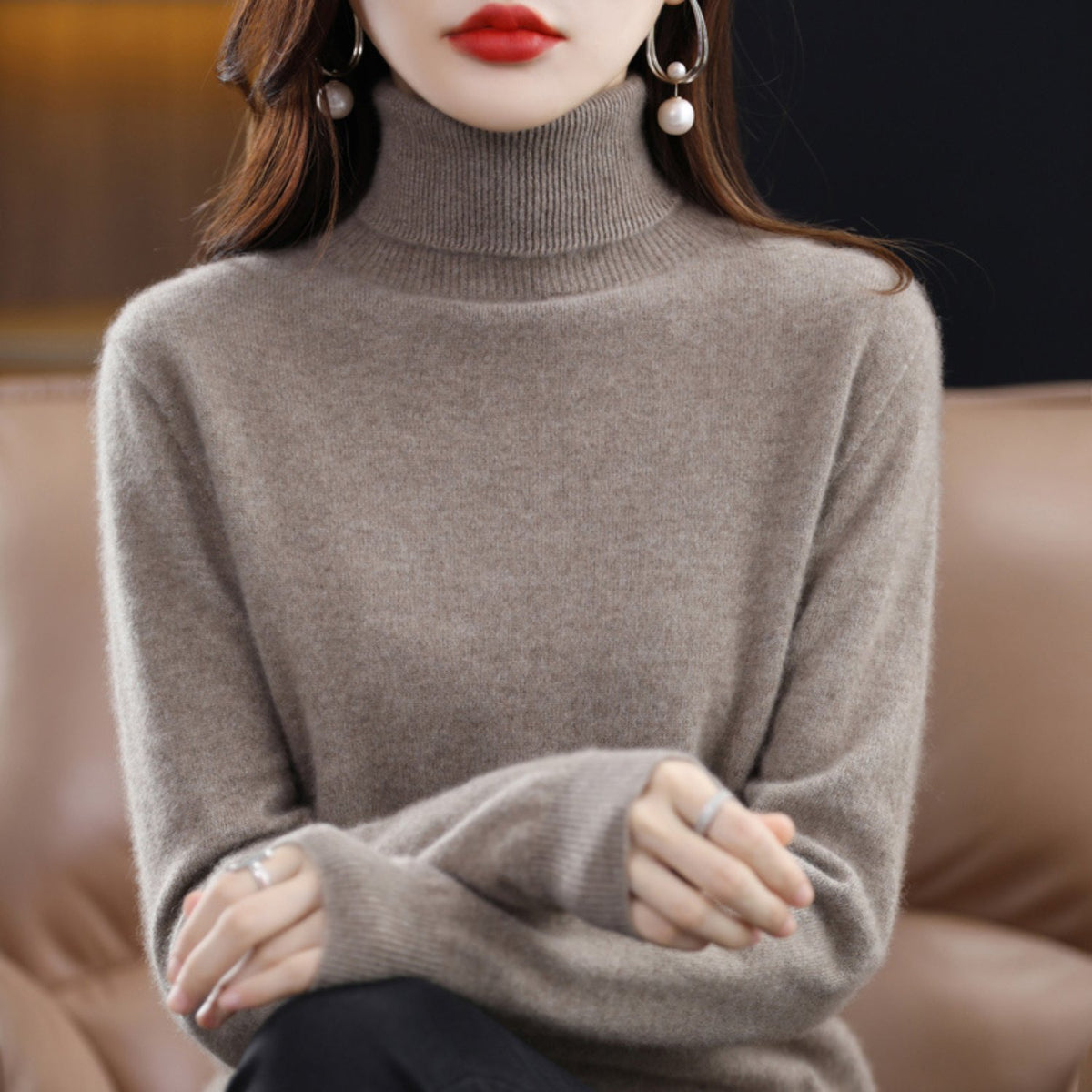 Women's Slim Cashmere Turtleneck Sweater - Dark brown