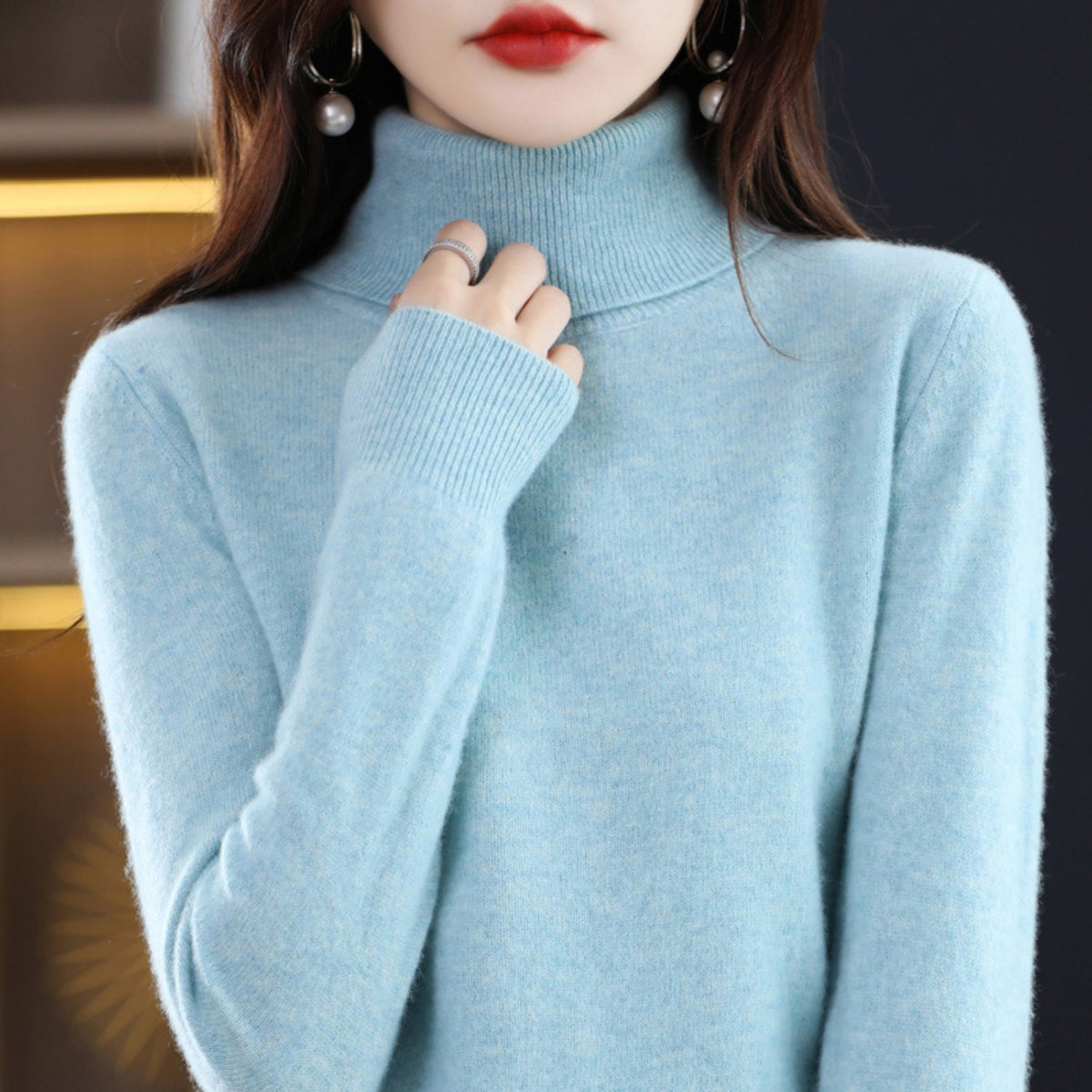 Women's Slim Cashmere Turtleneck Sweater - Light blue