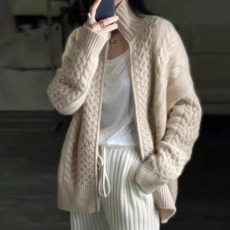 Women's Oversized Wool Cable Knit Cardigan - S