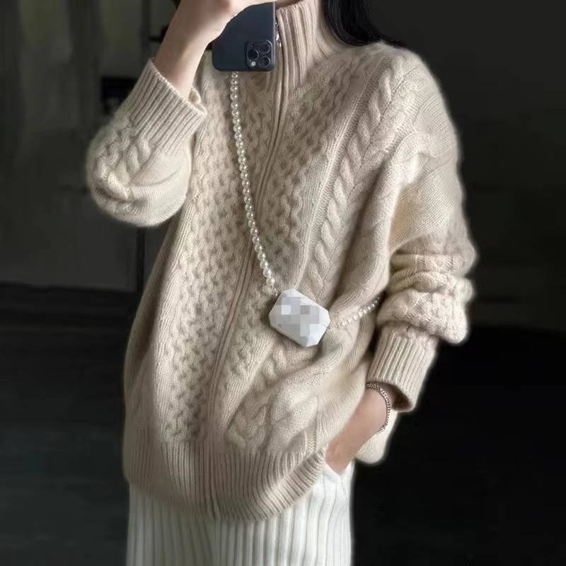 Women's Oversized Wool Cable Knit Cardigan - L