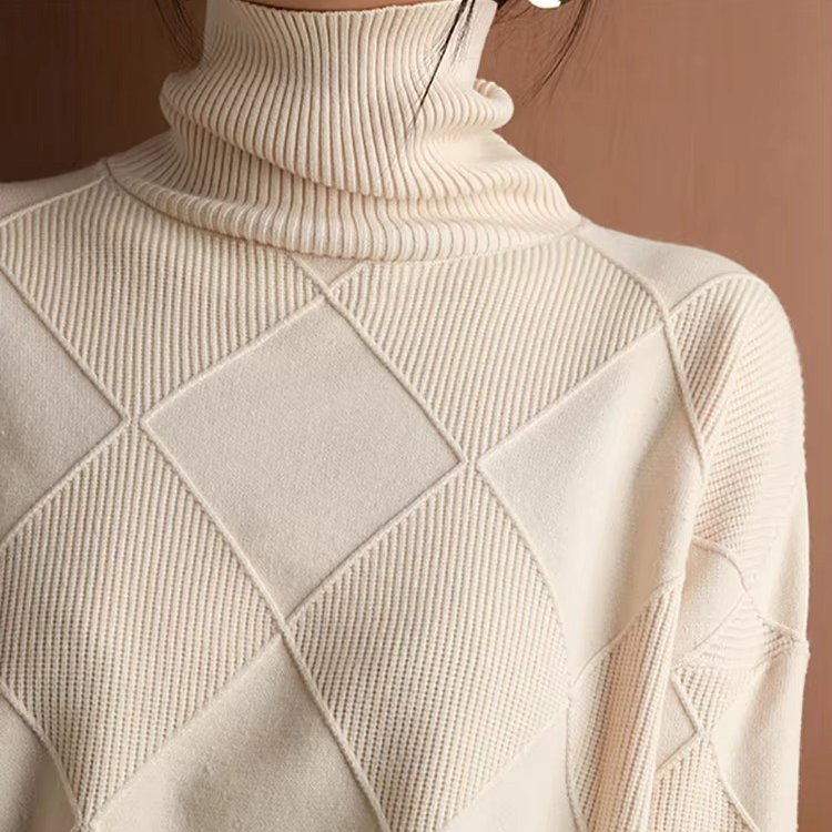 Women's Oversized Wool Turtleneck Sweater