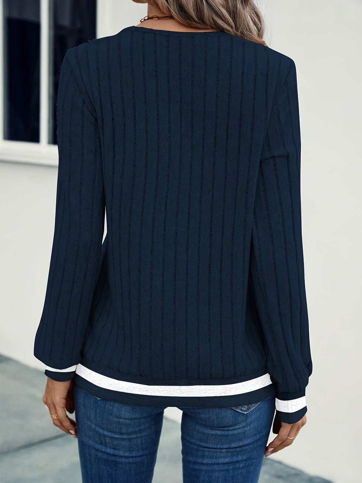 Women's Long Sleeve V-Neck Pullover Top