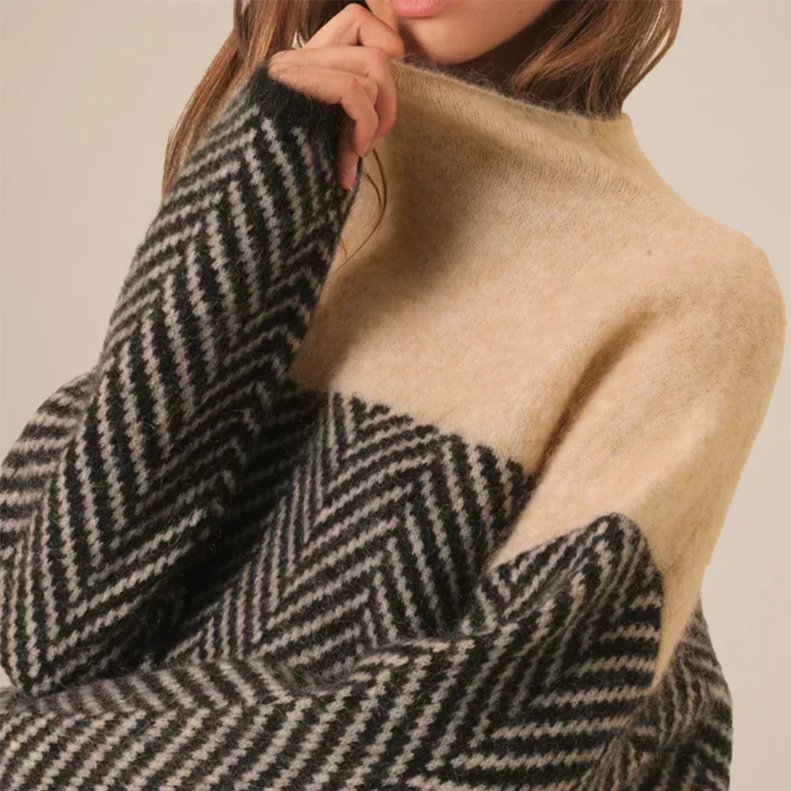 Women's Oversized Herringbone Turtleneck Sweater